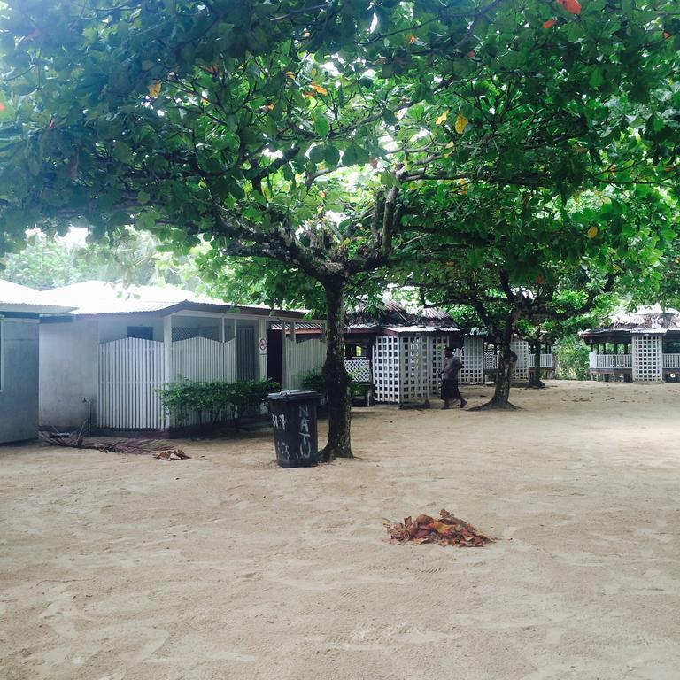 Отель Vacations Beach Fale Manase Экстерьер фото