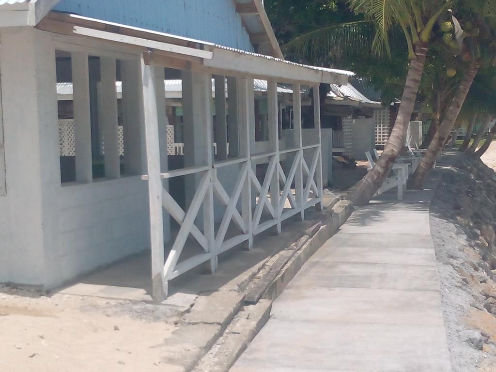 Отель Vacations Beach Fale Manase Экстерьер фото