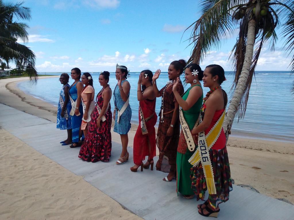 Отель Vacations Beach Fale Manase Экстерьер фото
