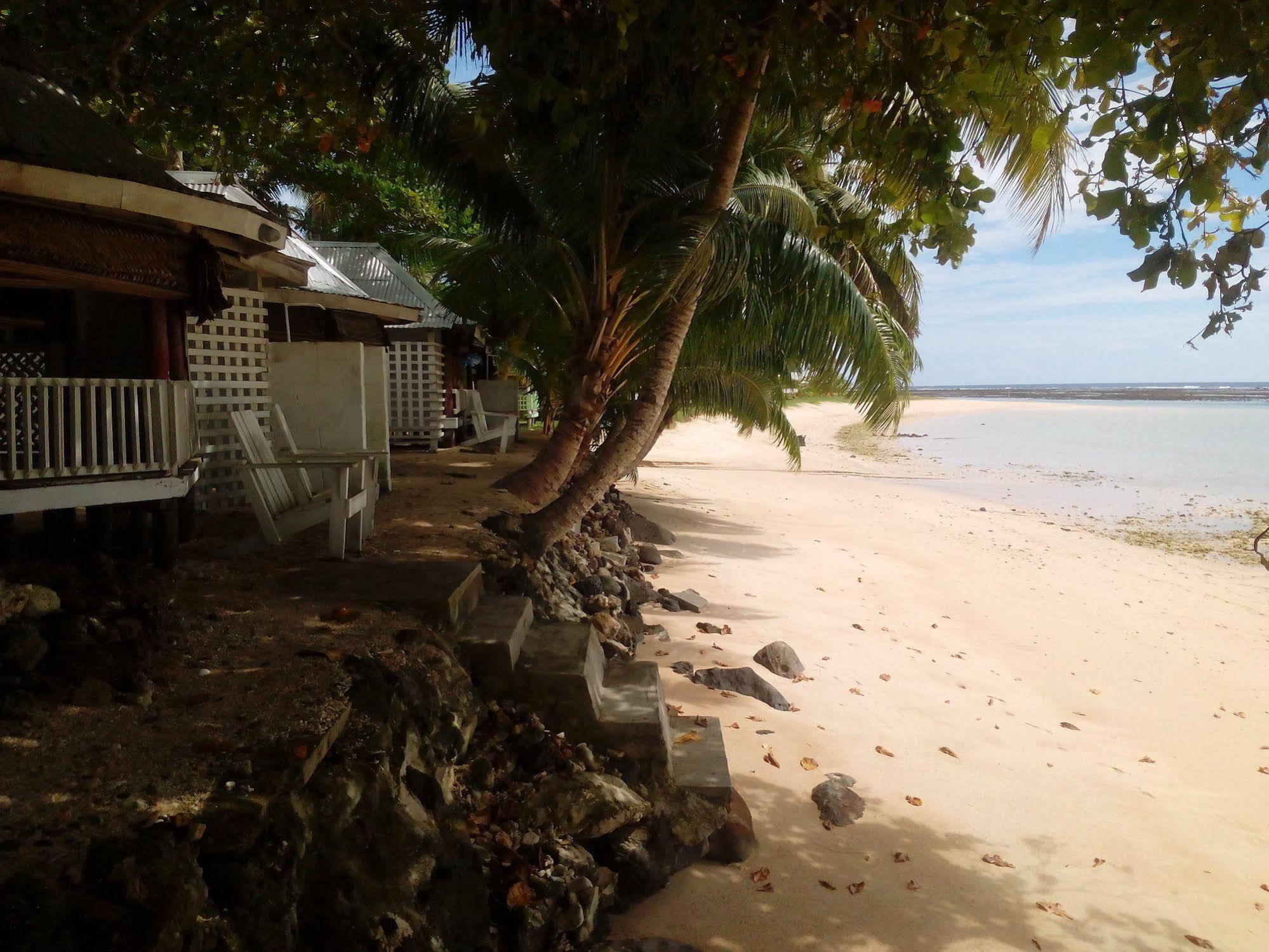 Отель Vacations Beach Fale Manase Экстерьер фото