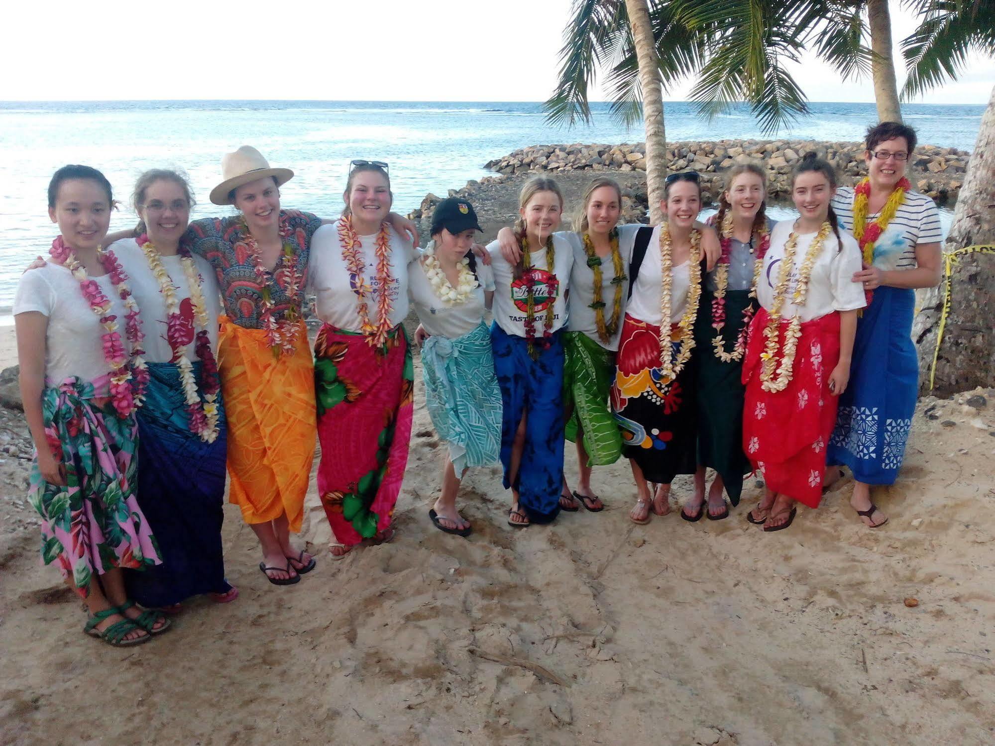 Отель Vacations Beach Fale Manase Экстерьер фото